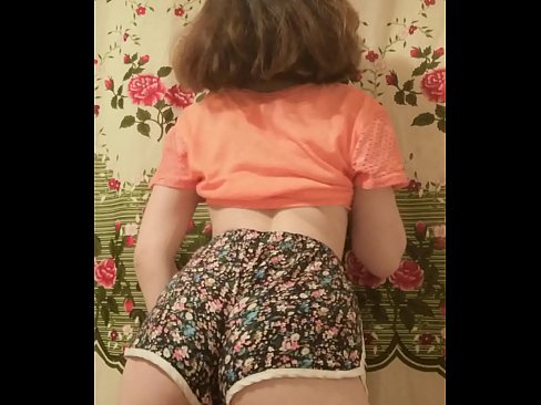 ❤️ Sexy jonk Babe deet hir Shorts op der Kamera of ❌ Anal Porno bei eis