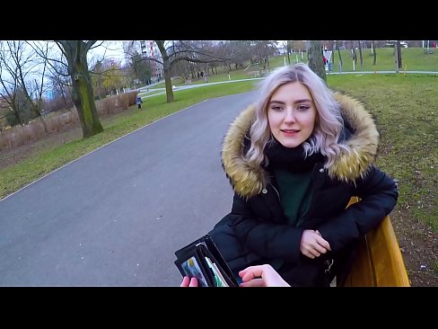 ❤️ Drénkt e Frieme säi waarme Spuer fir Suen - Blowjob am Park vum Eva Elfie ❌ Anal Porno bei eis